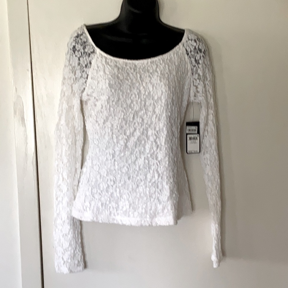 Guess scoop neck top. Long sleeve sz L